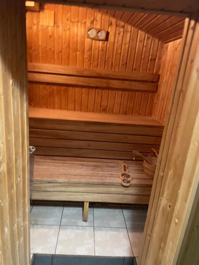 Centrum Wellness Hostel Дебрецен Екстериор снимка