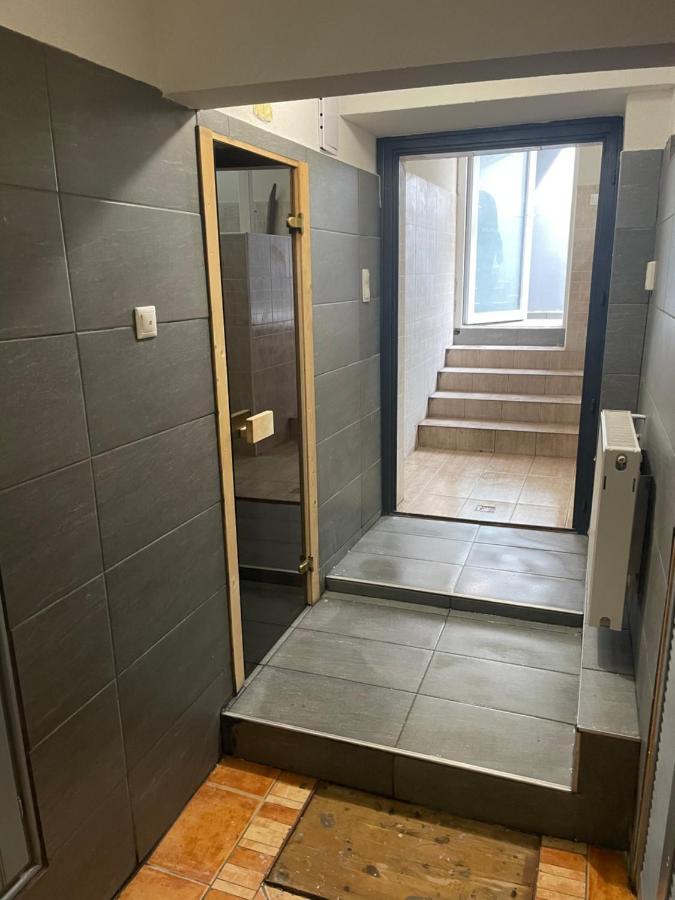 Centrum Wellness Hostel Дебрецен Екстериор снимка