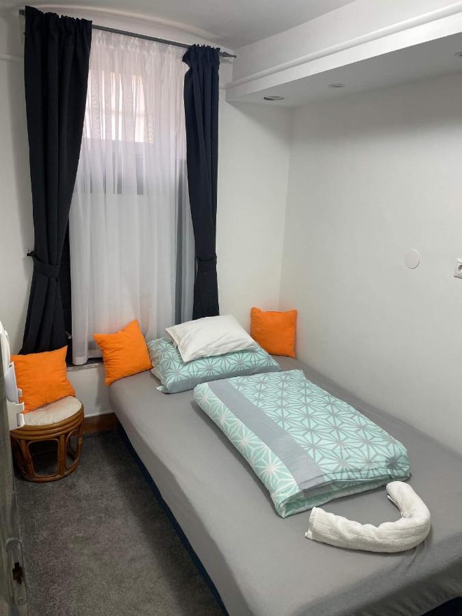 Centrum Wellness Hostel Дебрецен Екстериор снимка