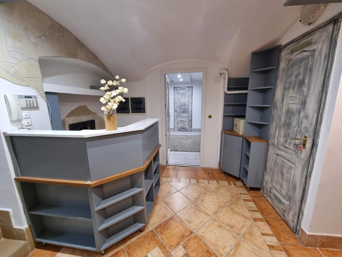 Centrum Wellness Hostel Дебрецен Екстериор снимка