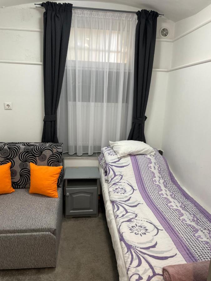 Centrum Wellness Hostel Дебрецен Екстериор снимка