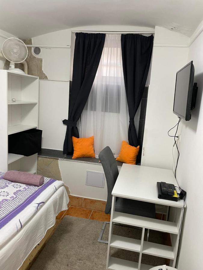 Centrum Wellness Hostel Дебрецен Екстериор снимка