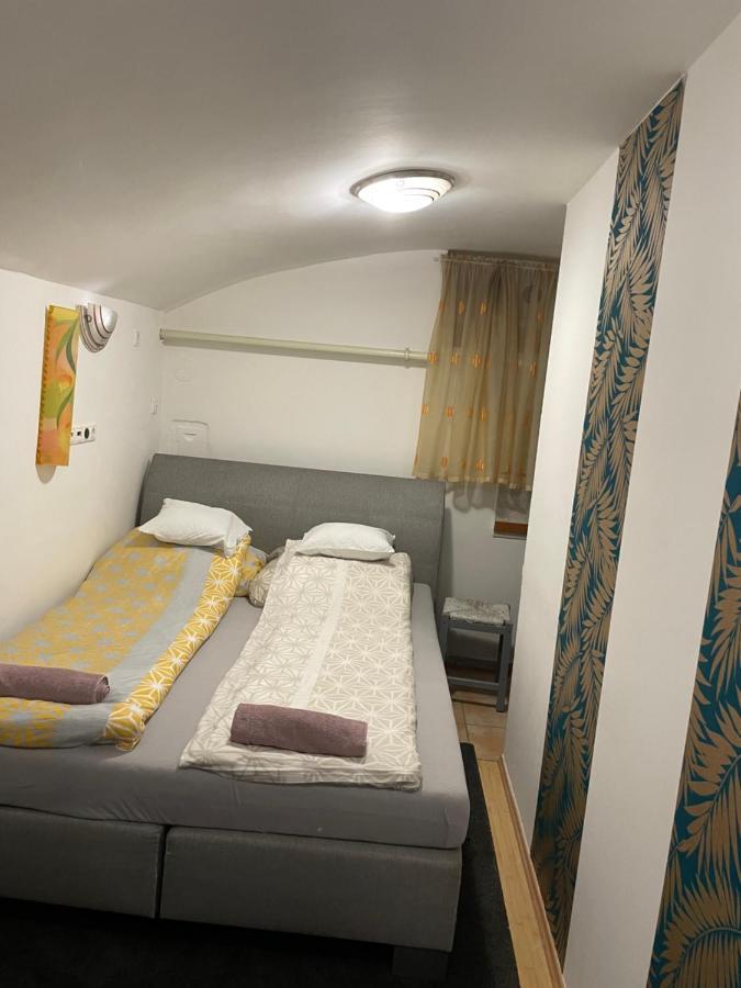Centrum Wellness Hostel Дебрецен Екстериор снимка