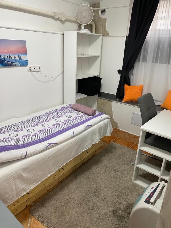 Centrum Wellness Hostel Дебрецен Екстериор снимка