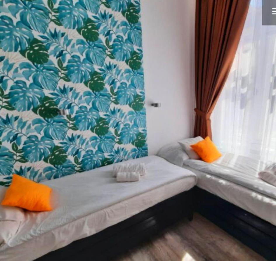 Centrum Wellness Hostel Дебрецен Екстериор снимка