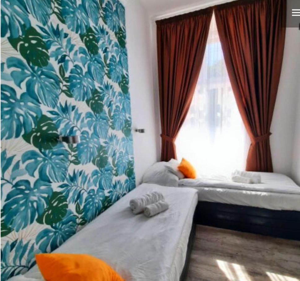 Centrum Wellness Hostel Дебрецен Екстериор снимка