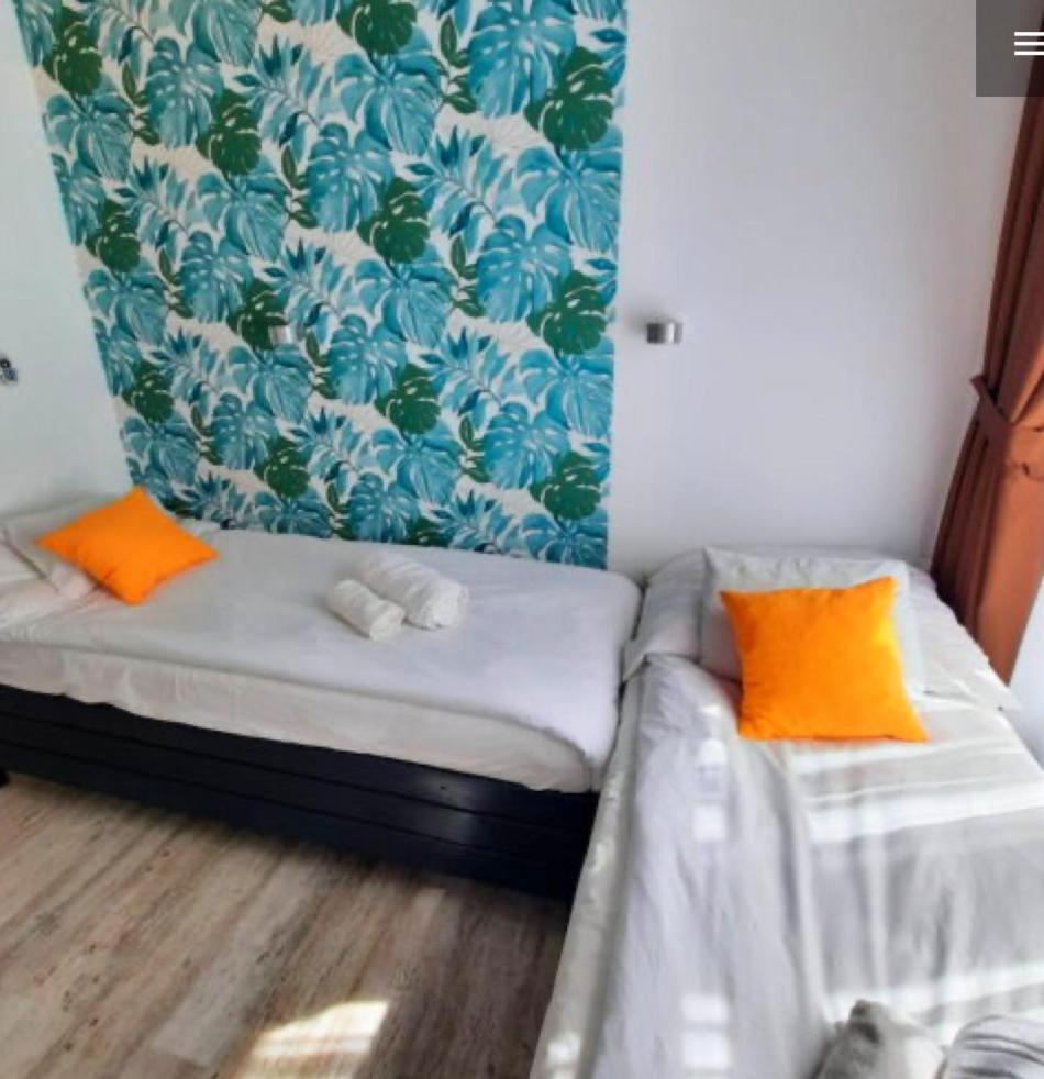 Centrum Wellness Hostel Дебрецен Екстериор снимка
