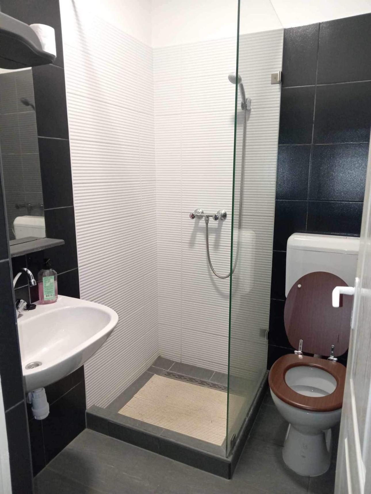 Centrum Wellness Hostel Дебрецен Екстериор снимка