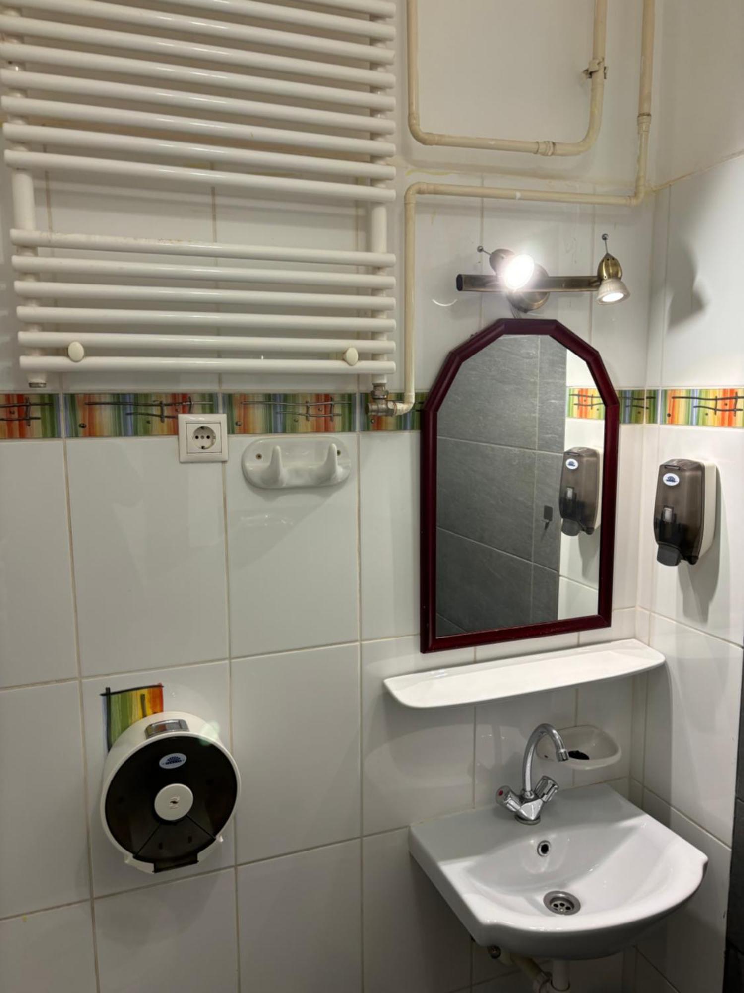 Centrum Wellness Hostel Дебрецен Екстериор снимка